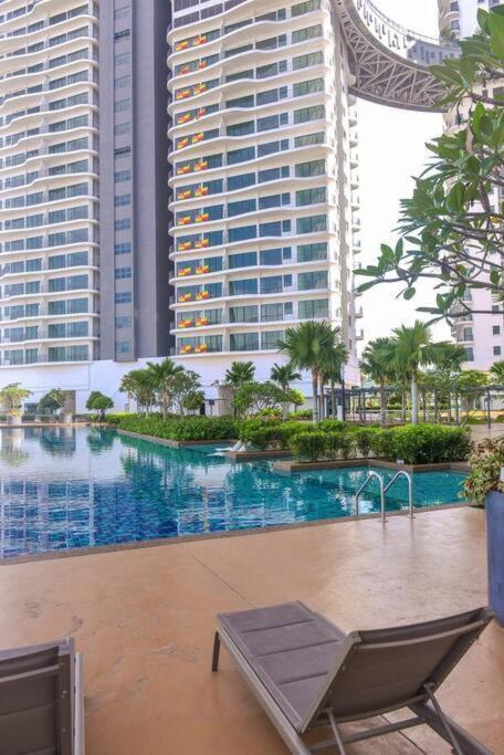 10Mins To Klcc W Lrt+Mall+Netflix Muji Urban Куала-Лумпур Екстер'єр фото