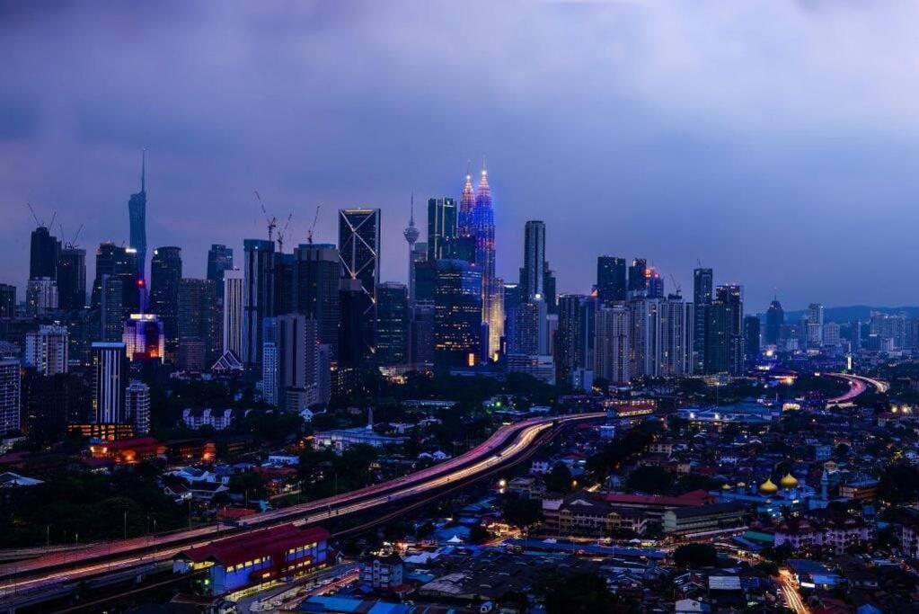 10Mins To Klcc W Lrt+Mall+Netflix Muji Urban Куала-Лумпур Екстер'єр фото