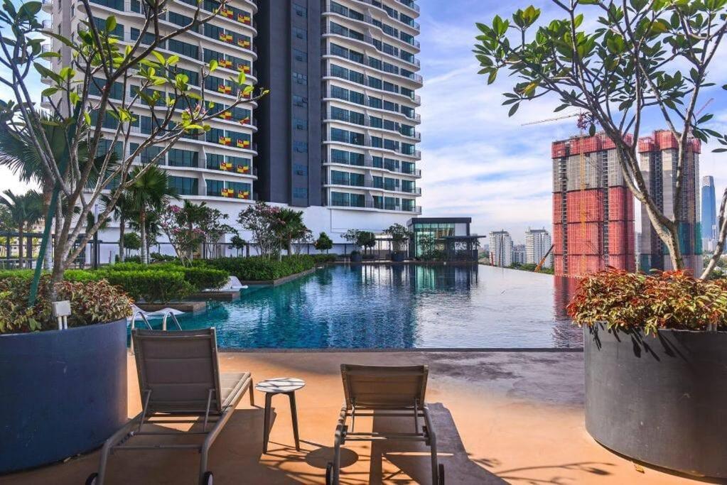 10Mins To Klcc W Lrt+Mall+Netflix Muji Urban Куала-Лумпур Екстер'єр фото