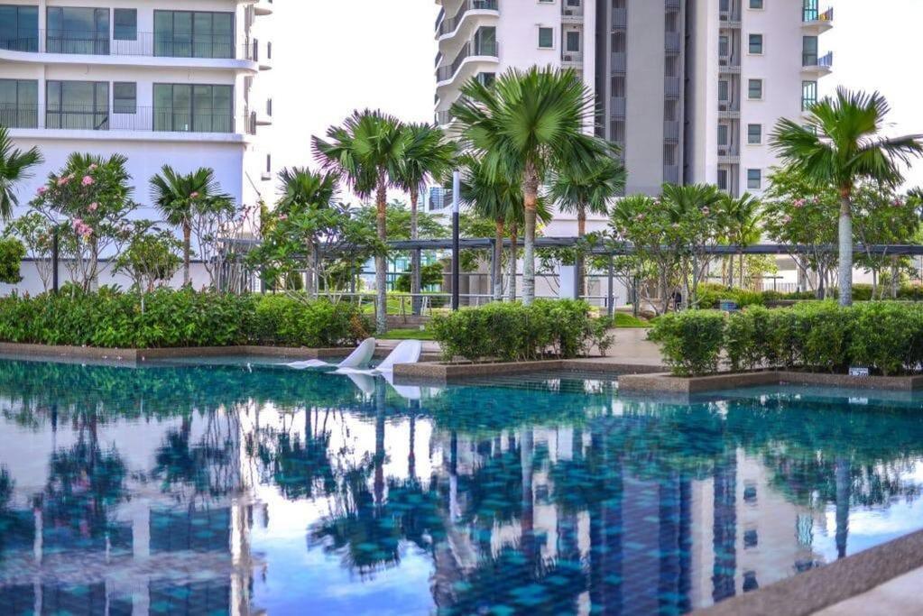 10Mins To Klcc W Lrt+Mall+Netflix Muji Urban Куала-Лумпур Екстер'єр фото