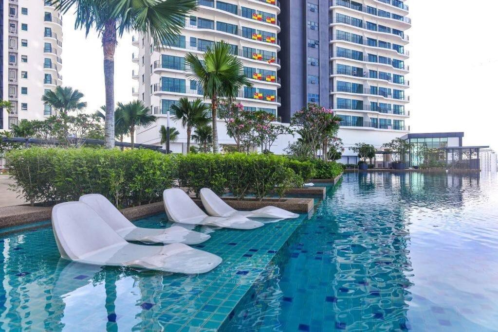 10Mins To Klcc W Lrt+Mall+Netflix Muji Urban Куала-Лумпур Екстер'єр фото