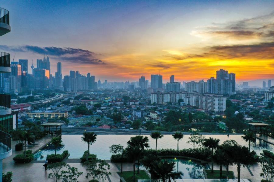 10Mins To Klcc W Lrt+Mall+Netflix Muji Urban Куала-Лумпур Екстер'єр фото